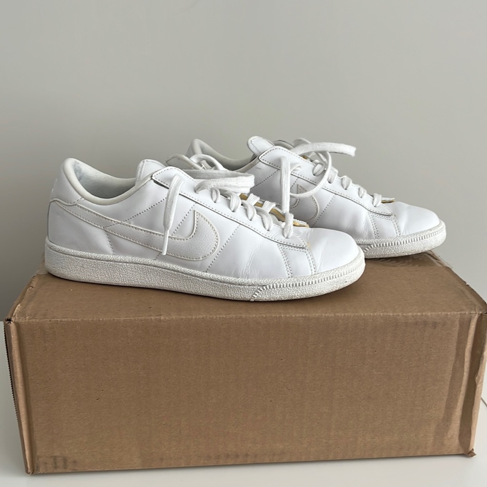 White Nike Sneakers (Women’s 9.5)